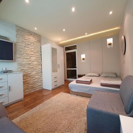 Apartment For You Varna Buitenkant foto